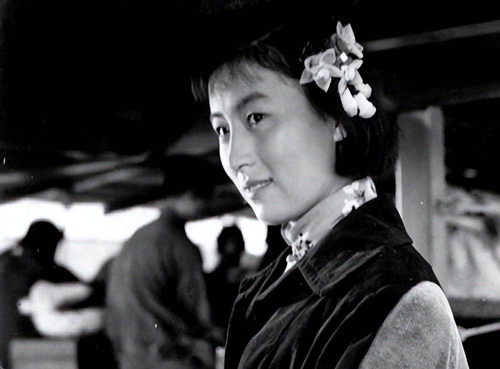 20年前,母亲惊艳了中国影坛;20年后,女儿成为了"全球最美"_朱曼_电影