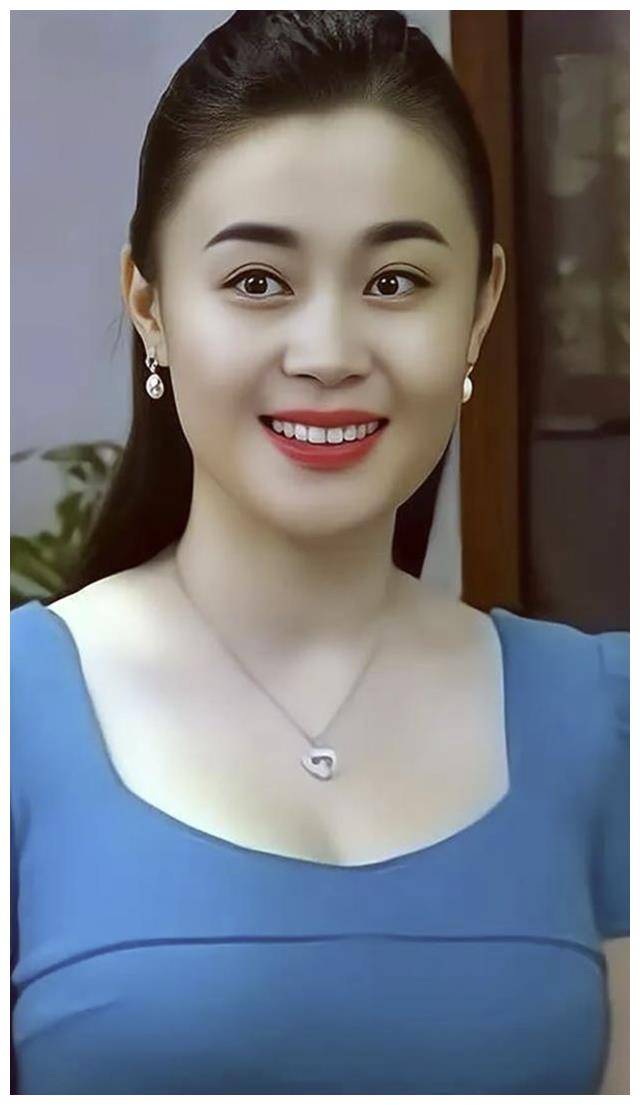 原创乡村爱情美女排行榜引发热议凝聚众声