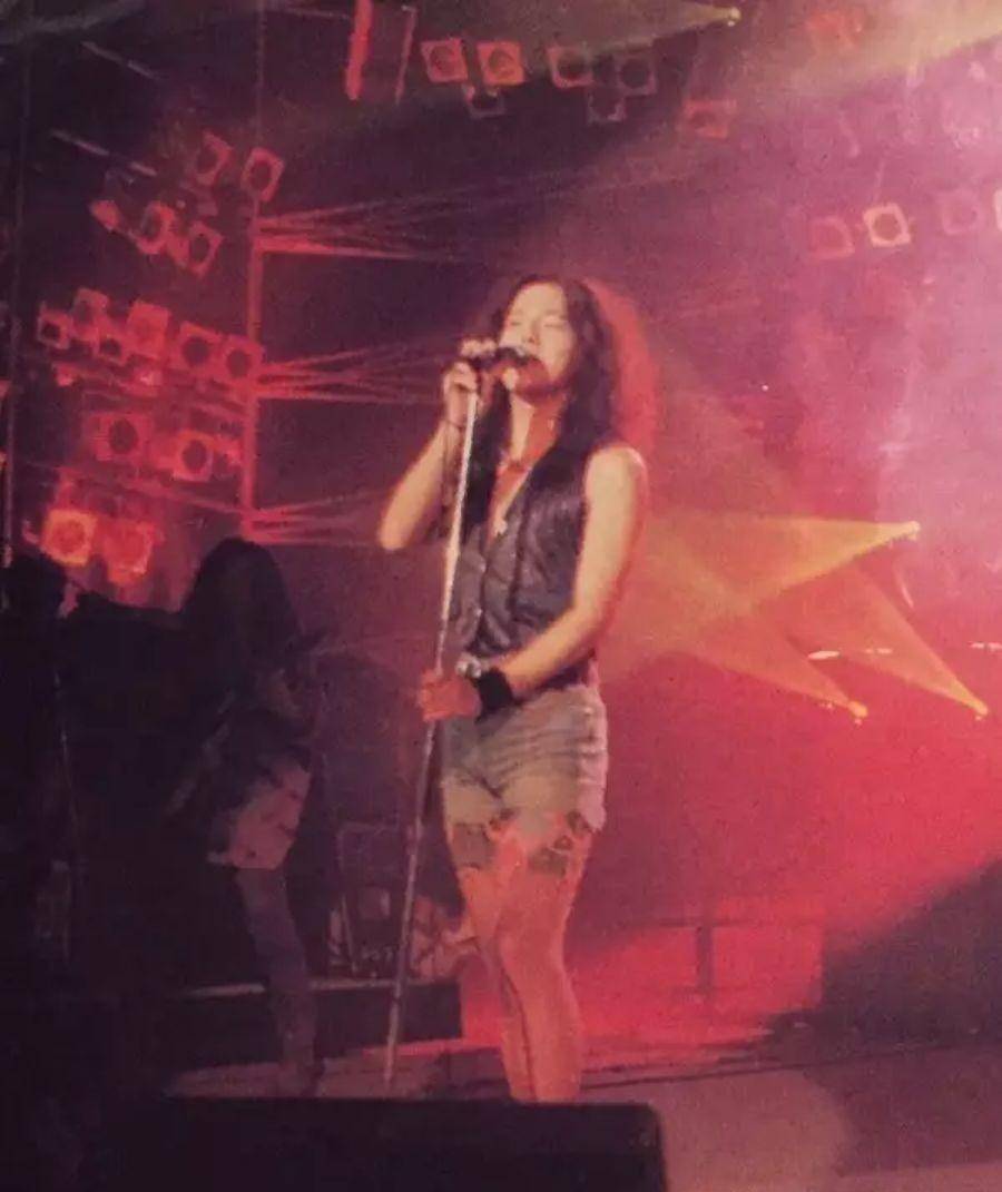 只因29年前的一句口头承诺,窦唯再也没唱过黑豹时期的任何歌曲_王菲