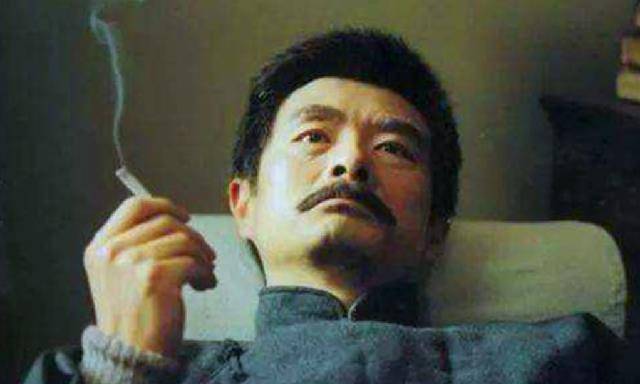 鲁迅一生嗜烟如命,戒烟15年,直到去世也没能成功,最后死于香烟_先生