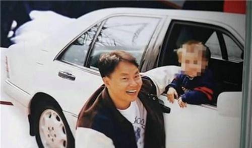 原创世纪悍匪张子强抢16亿被判18年妻子撩起裙子后法院改判了