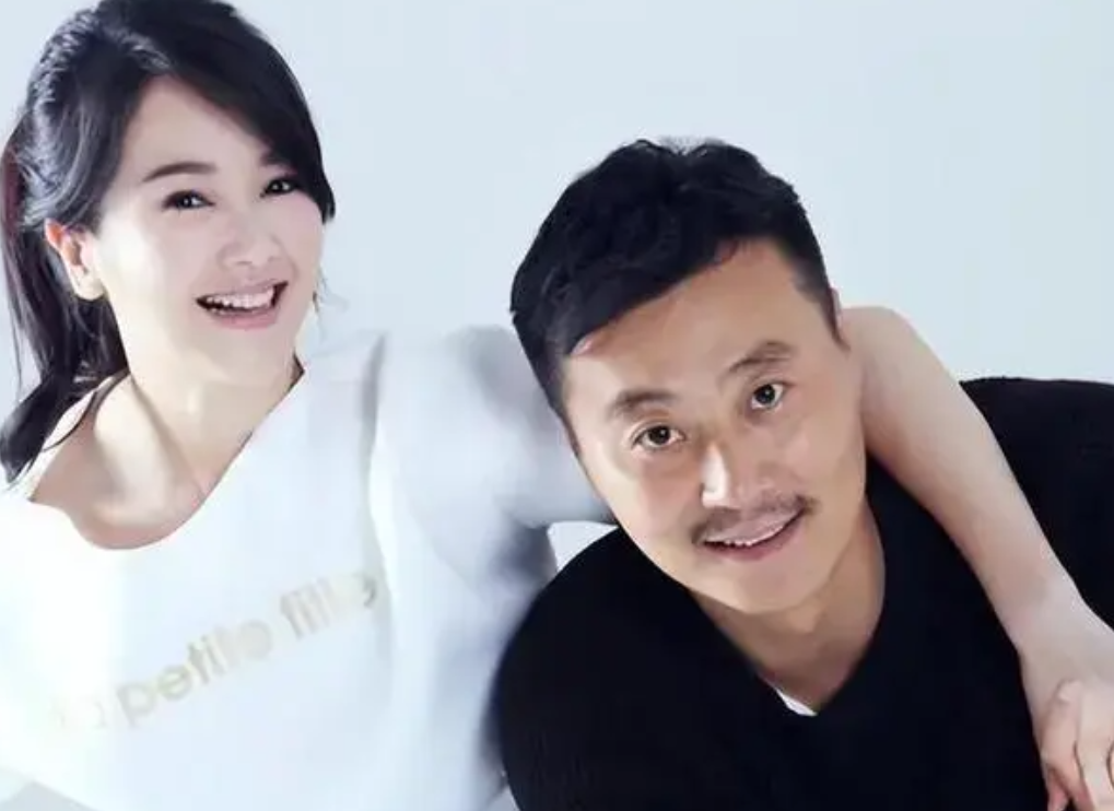 原创他花9块钱娶老婆住9平米地下室7年成名后却坚决不换糟糠妻