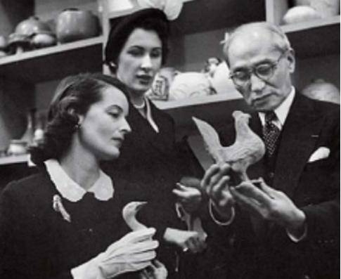 1902年,张静江做了清政府驻法国的参赞,所以就将卢芹斋带到了法国.