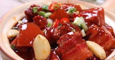 油腻食物：这么油腻的食物，经常吃会让你体重增重的，想减肥估计很难啊
