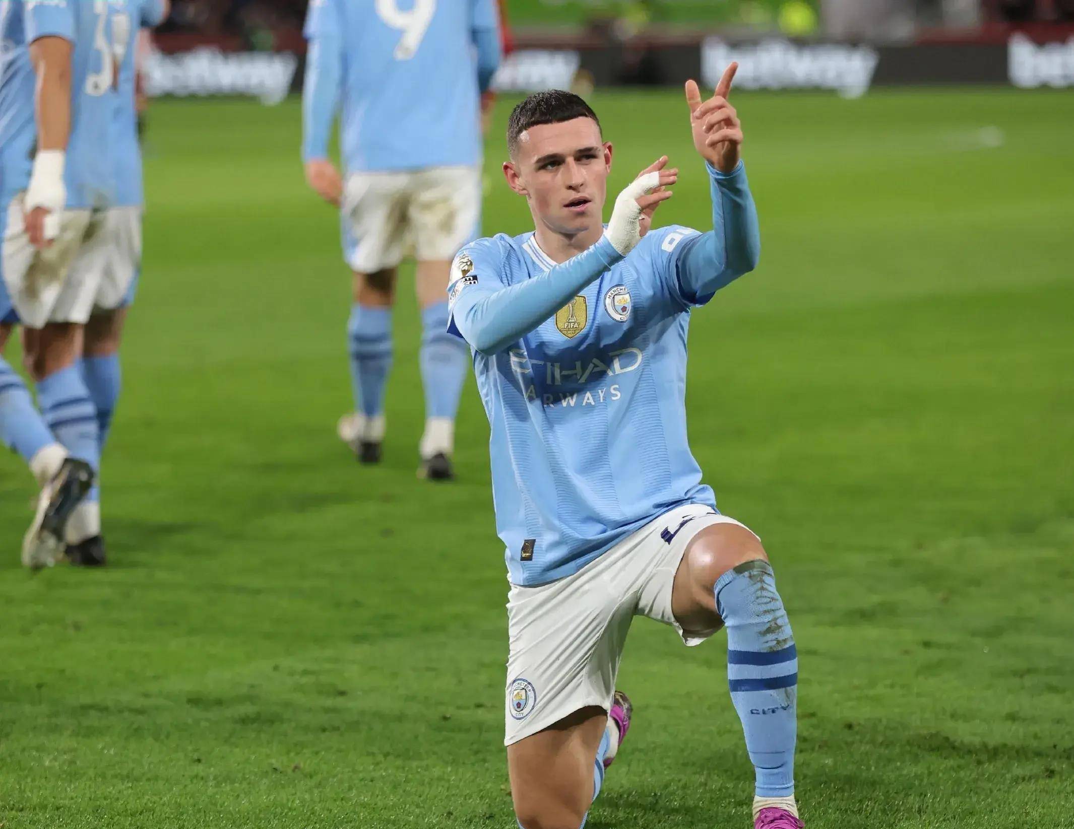 比赛的最后时刻,曼城再下一城,阿姆拉