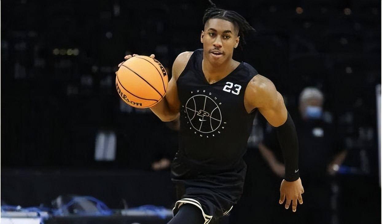 东部鱼腩送助攻阻击篮网,后场双核该放开抡_凯德_埃维_杰登