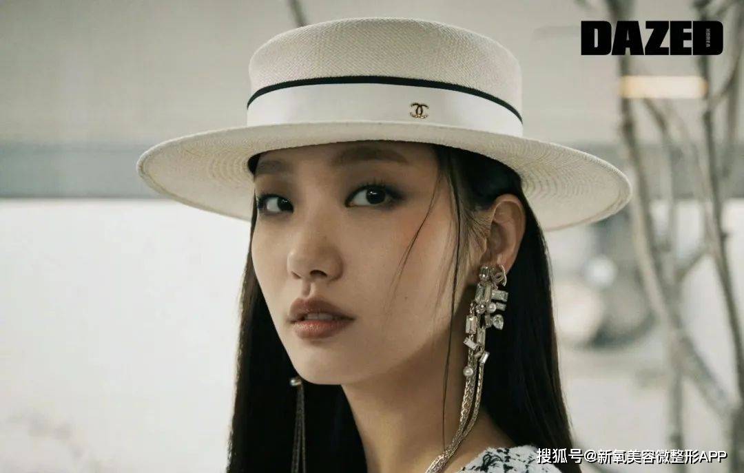 原创jennie莫名其妙的星味9成来自直角肩一耸肩就跌落神坛也是没谁了