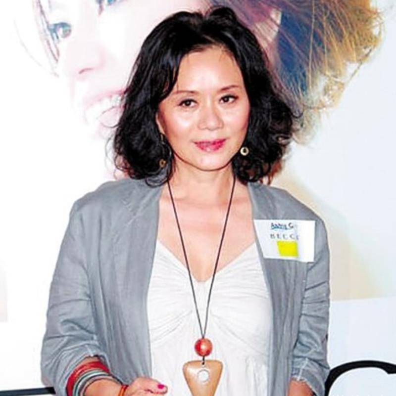 演过苏妲己,做过周润发初恋,一桩罕见事故终结她做小s前辈的路_林建明