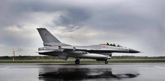 600架退役战机刷漆出售每架卖3亿元连巴铁都排队购买