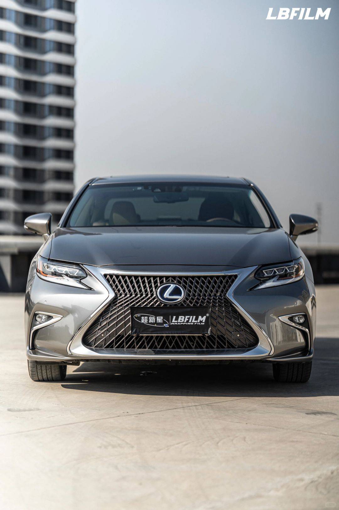 雷克萨斯es300h-lb改色膜品牌液态金属银,高亮的银色质感_搜狐汽车