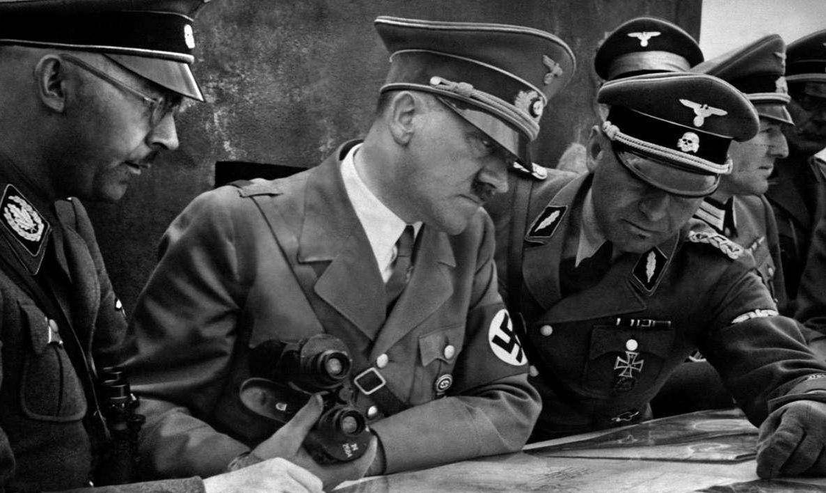 原创二战德国修建木头机场遭受英国巨型炸弹打击事后德军被气晕