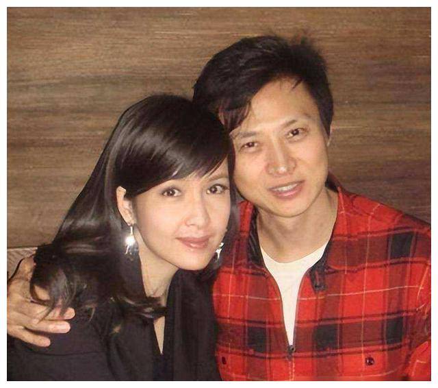 倪匡才华横溢,黄霑幽默风趣,倪震虽貌不扬却红颜知己._爱情_故事_艺术