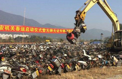 朋友_摩托车_方面