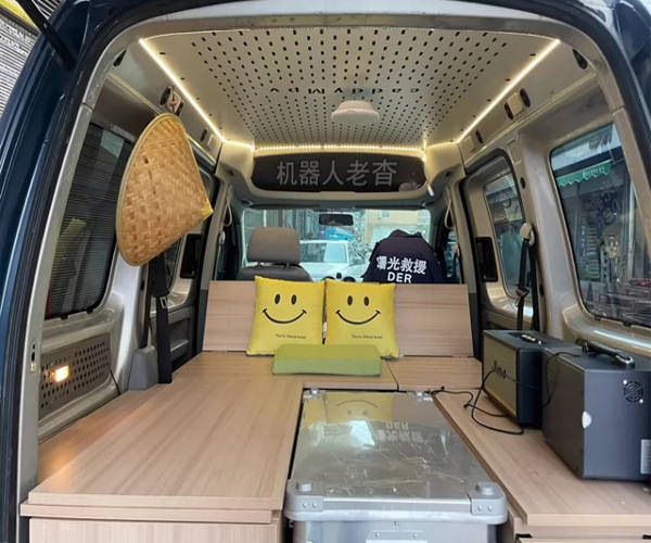 低调紧凑的宿营车,大众开迪改装小床车旅行,5座mpv露营车自驾游_搜狐