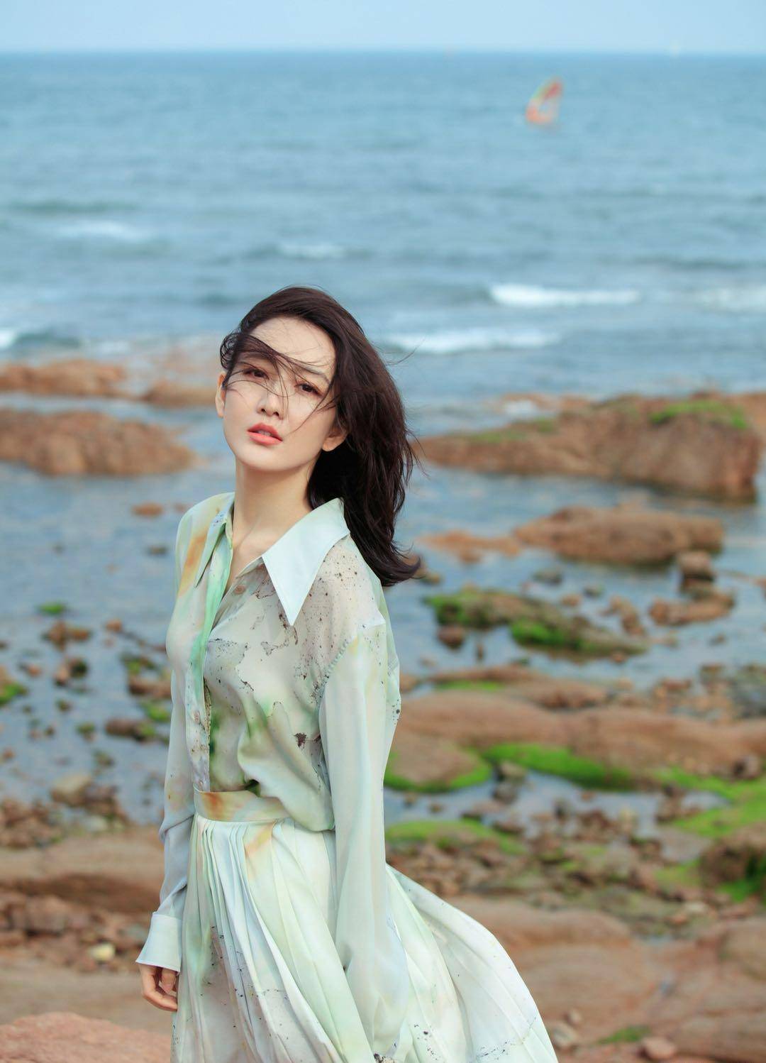 王鸥夏季穿搭值得解析,约会的时候穿很给面哟