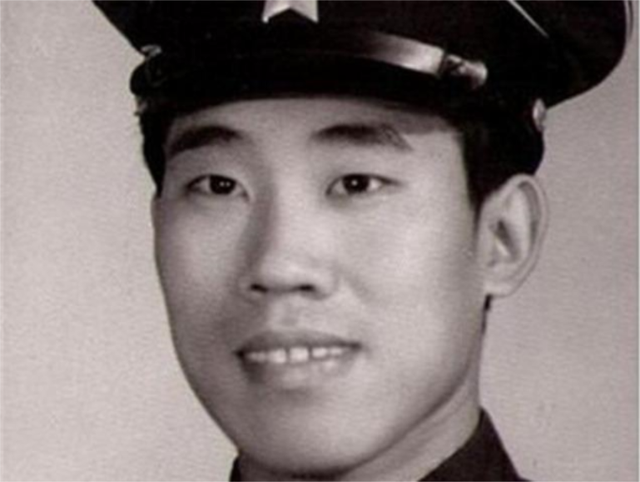 他是国家一级演员,因嘴歪演了一辈子坏人;女儿竟是我们熟悉的她_杜旭