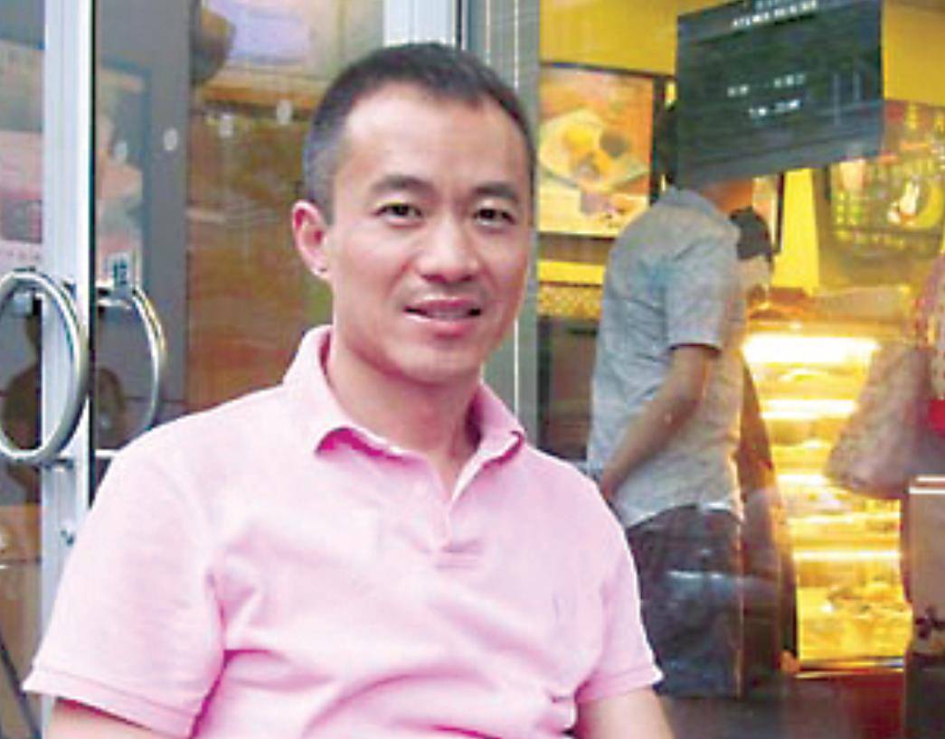 原创从央视名嘴沦为阶下囚殴打司机的邱启明他的现状如何