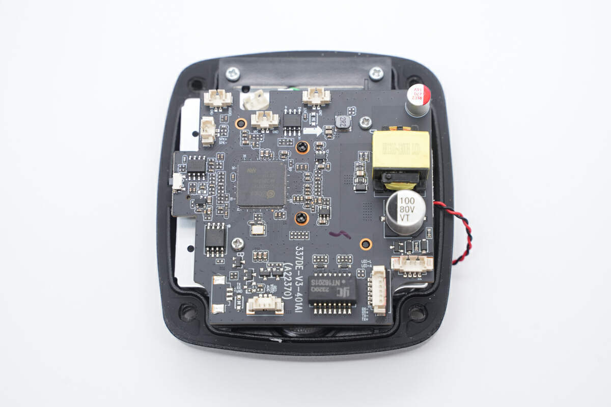 支持移动侦中兴400w像素高清智能摄像头拆解