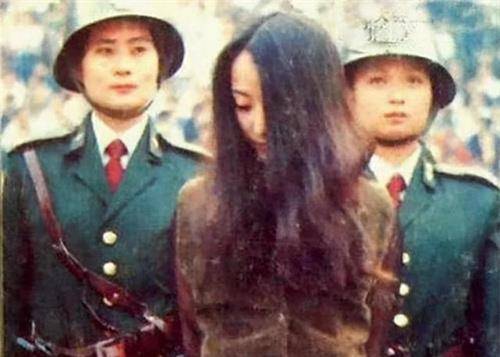 1983年,"女流氓"同时交往18名男友被枪决,死前说了这样一段话_翟曼霞