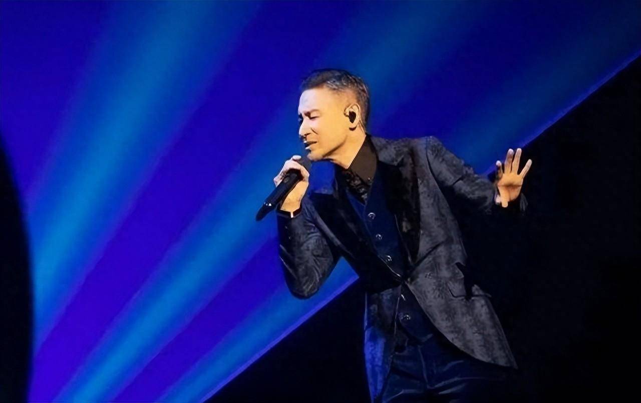 张学友演唱会突遭中断!被传患病住进icu,妻子罗美薇4年败光10亿