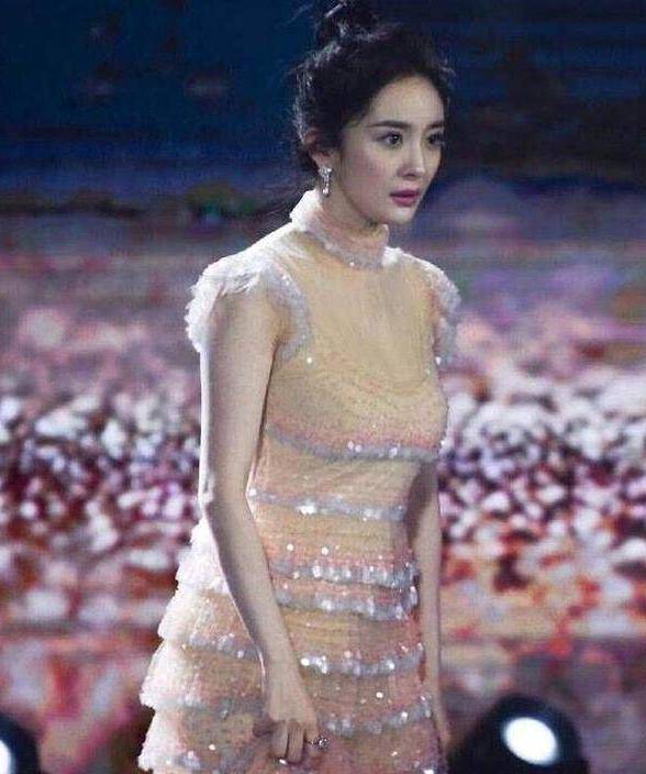 原创杨幂初中时期无人表白看了她初三的照片网友这谁敢追