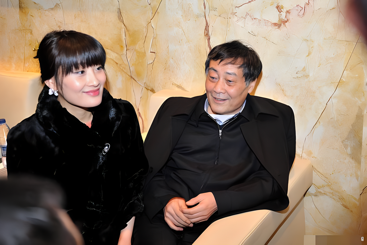 无可奈何犬子不争气;宗馥莉反倒极其谦虚,赞扬王思聪是国民老公,只他