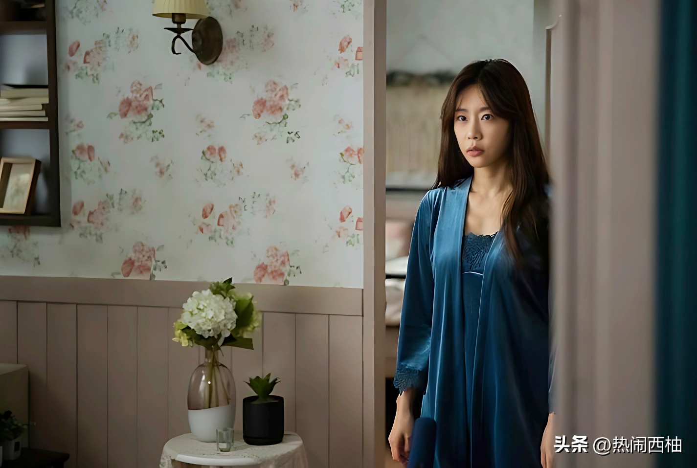 韩国童颜女演员金宝罗宣布与导演赵巴伦结婚_成长_作品_电影