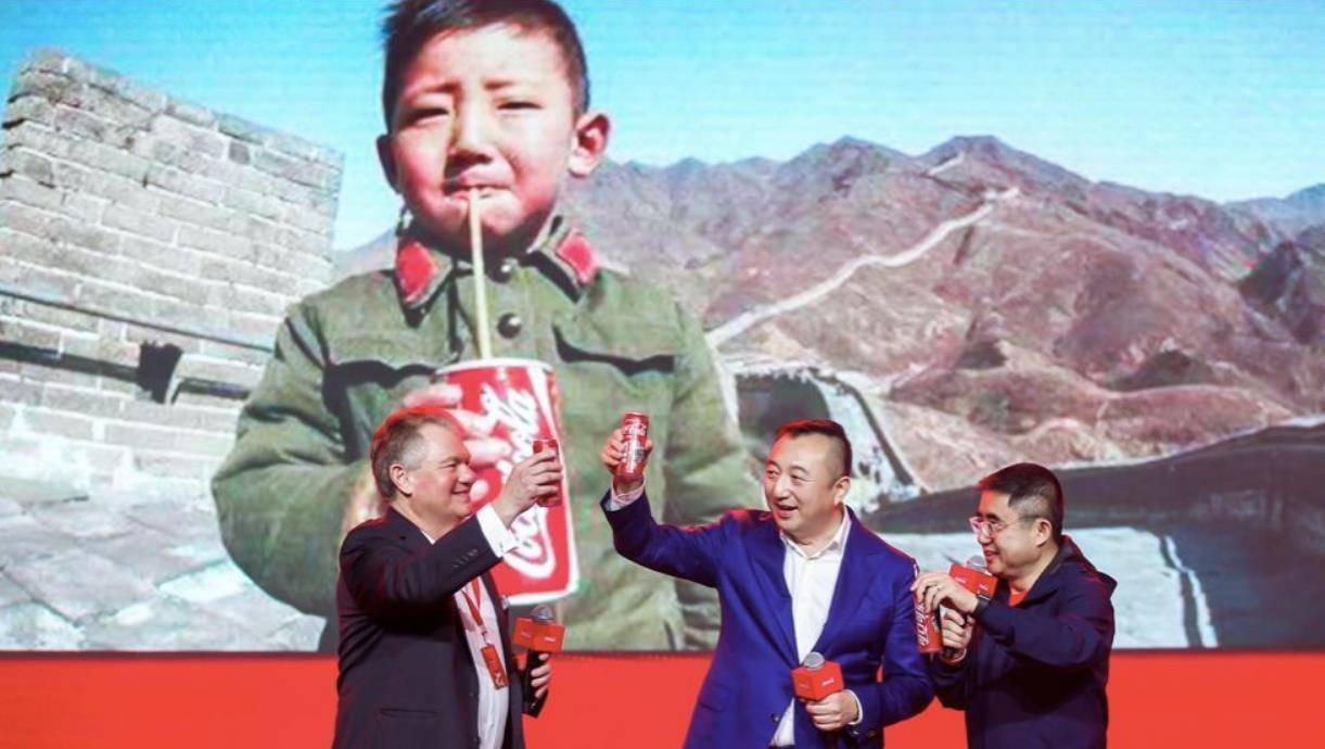 原创41年前那位在长城上喝可乐的中国小男孩后来过得咋样