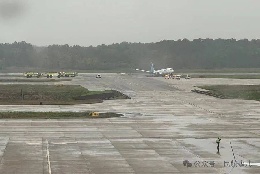 一架美联航波音737 max 偏出跑道_机场_飞机_客机