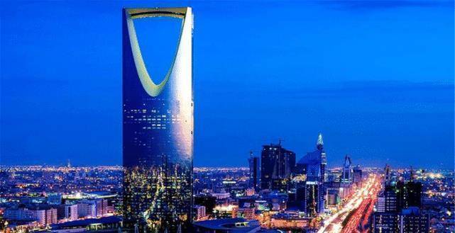 原创世界第一高楼耗资三百亿美元建了275层乘坐电梯要12分钟