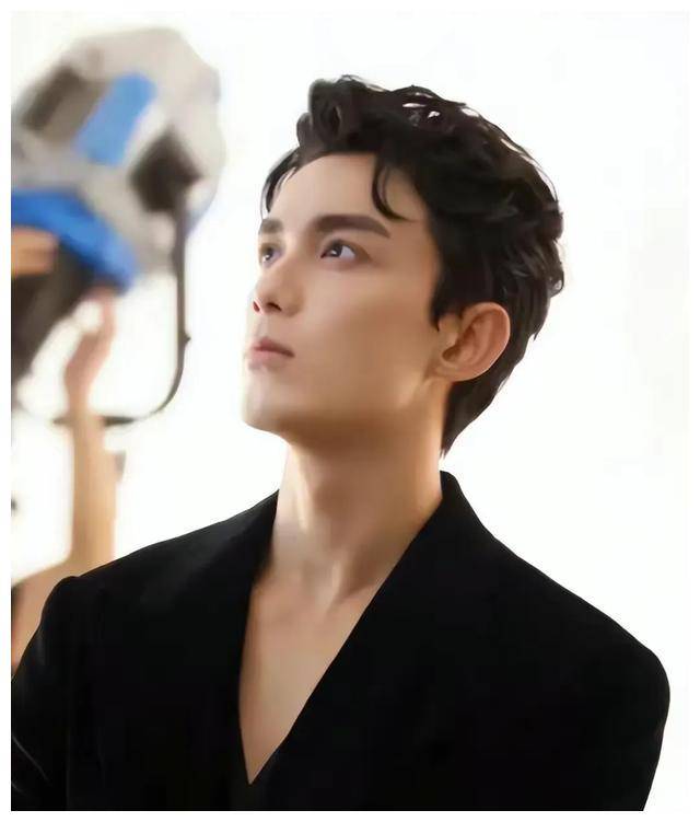 吴磊成焦点传闻四起幕后推波助澜者是谁