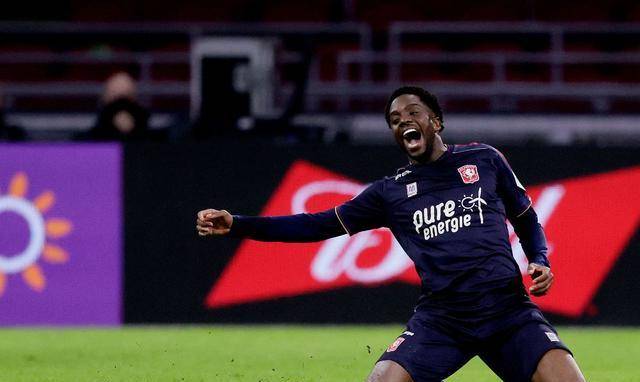 原创特温特面对鹿特丹斯巴达缺乏踢法优势后者抢分战意并不差