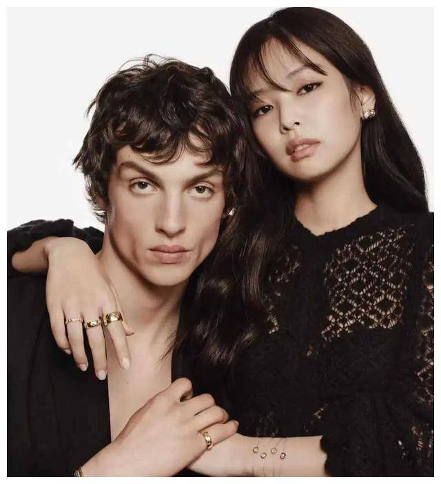 原创jennie新歌首播感悟出lisa的决心她为何拼尽全力即刻启程