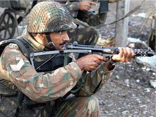 原创看图读史这名印度士兵拿的可不是司登而是斯特林