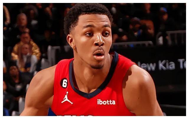 墨菲的出色表现让他的价值直逼一线球星,预计他的合同将在1.