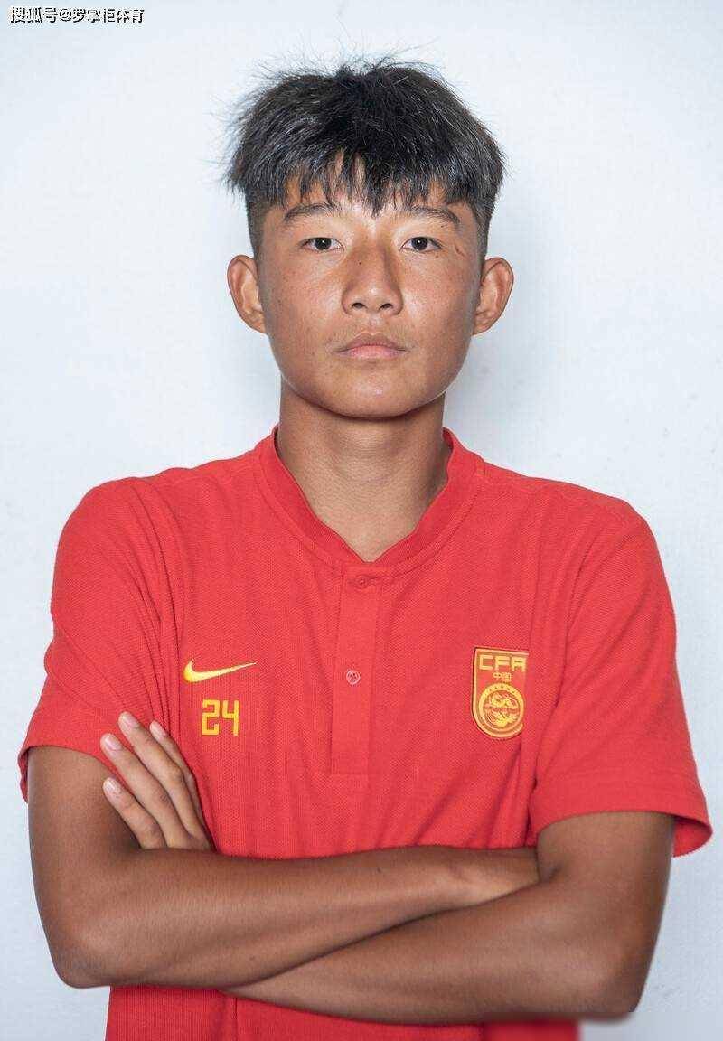 原创泰山队踢亚冠的主力中卫正式转会曾斩获单轮最佳被亚足联认可