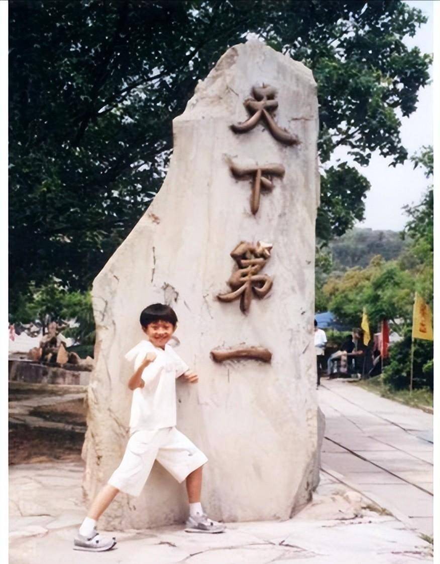 原创从年轻实力戏骨到现在无戏可拍张一山他到底做错了什么