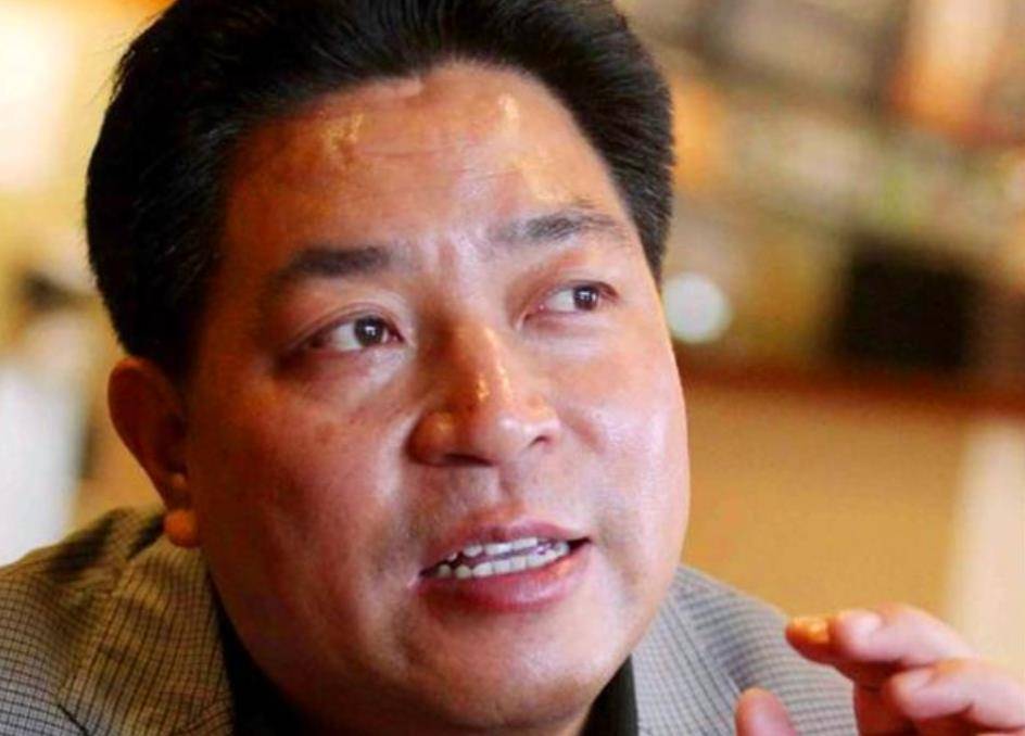 原创小伙在90年代流落杭州被一女子收留成亿万富翁后是怎么报答的