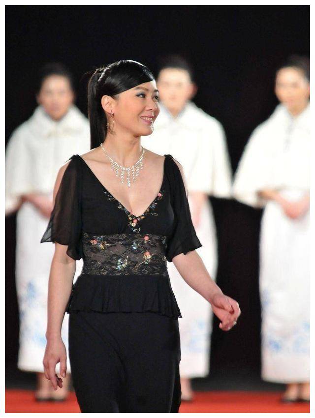 一婚嫁导演,二婚嫁冠军,53岁幸福无儿无女_李琳来_合作_姑娘