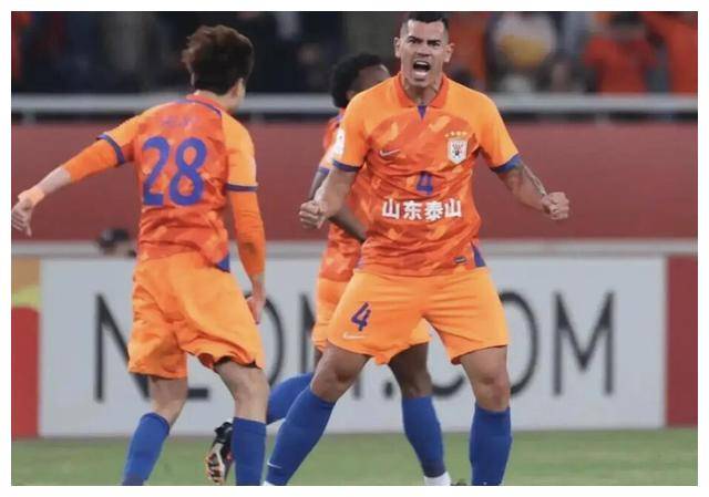 文虎助教红牌离场!_比赛_裁判_山东