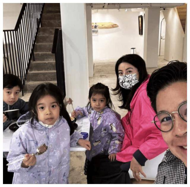 郭晶晶高晒16亿豪宅客厅网友惊呆凌乱如鸡窝