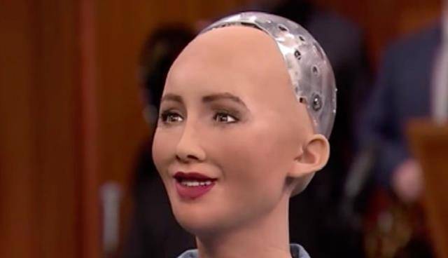 原创当年获得公民身份扬言将会毁灭人类的女机器人现在怎样了