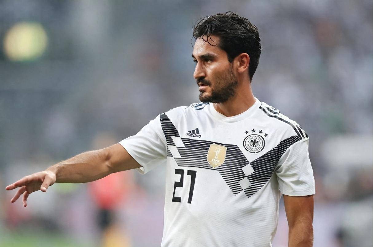 如果德国队有卡塞米罗,或者戈麦斯,或者索萨,中场有一个能干脏活累活