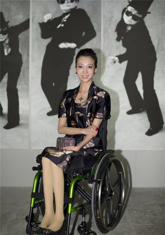 北京奥运会彩排中,摔成重伤瘫痪的舞蹈家,后来怎么样_刘岩_表演_梦想