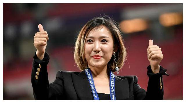 原创中超励志女老板婴儿初长成曾历联名讨薪大腿魅力无限