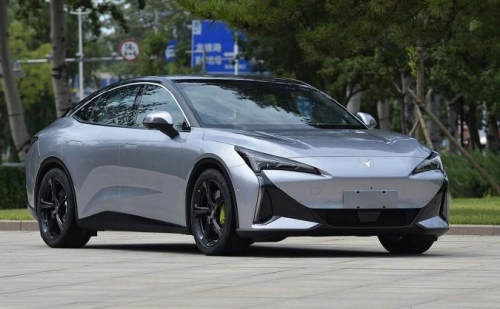 北汽极狐持续推动科技创新,打造极致驾乘体验_搜狐汽车_搜狐网