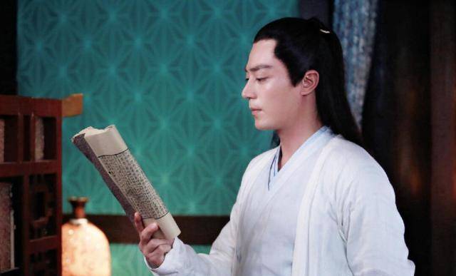 然而,他对这个外号并不满意,于是说道:"何不称为张三影,云破月来花