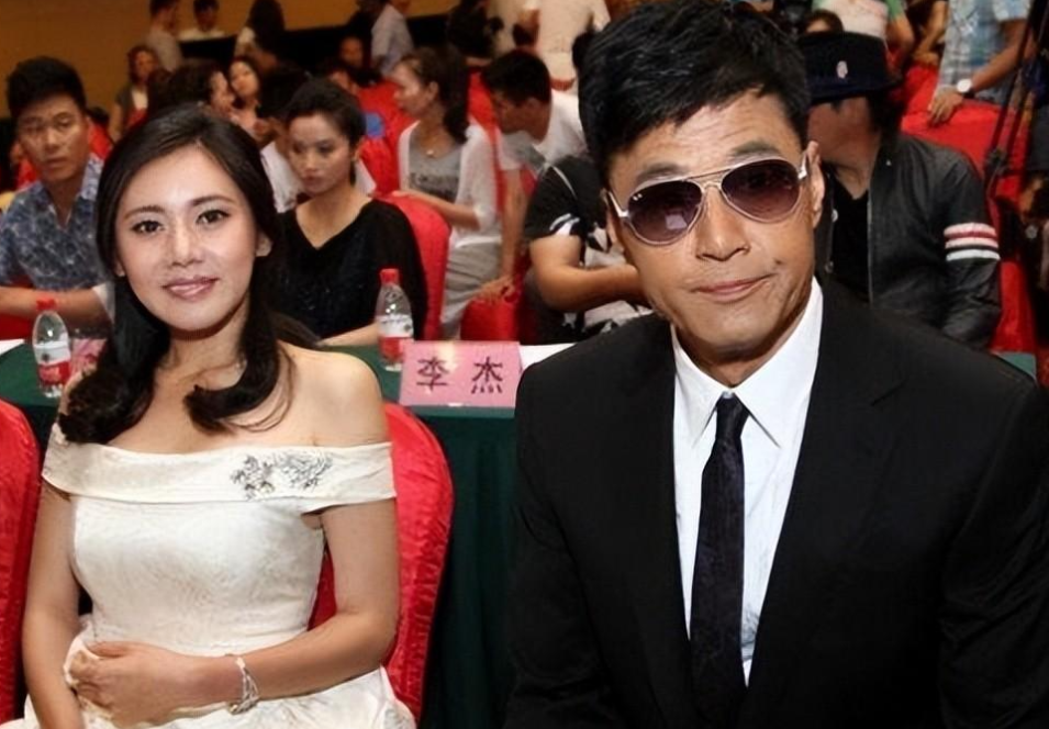 秋瓷炫:我这辈子最正确的决定,就是39岁高龄为小丈夫生孩子_人生_传奇