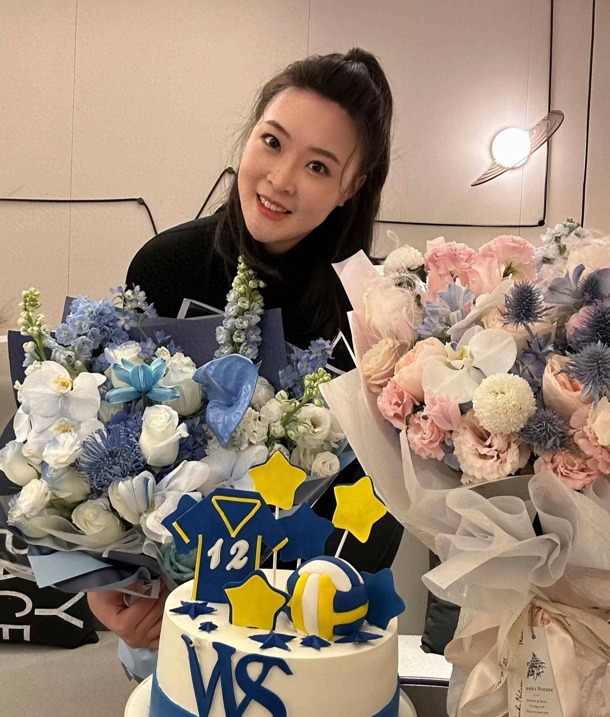 惠若琪庆生照曝光,尖下巴像网红脸,33岁家庭生赢家_生活_排球_人生