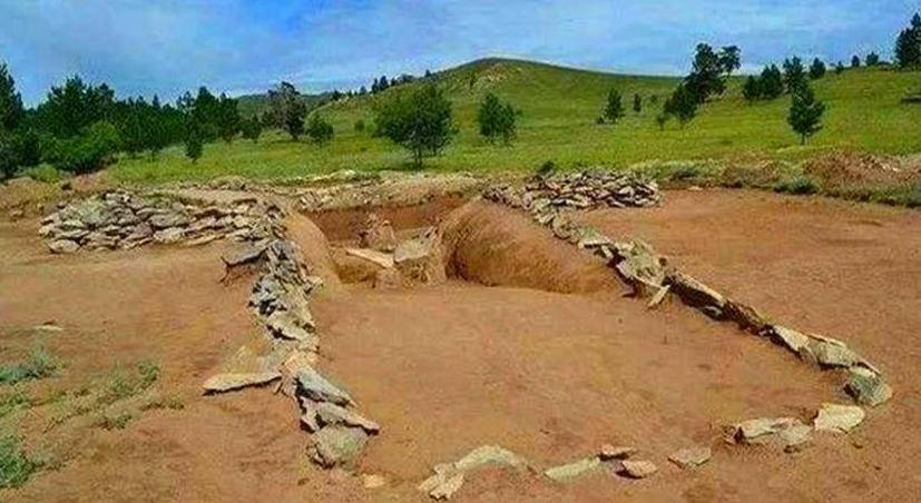 原创放羊娃在沙坑挖出黄金专家全力追缴现在成博物馆镇馆之宝